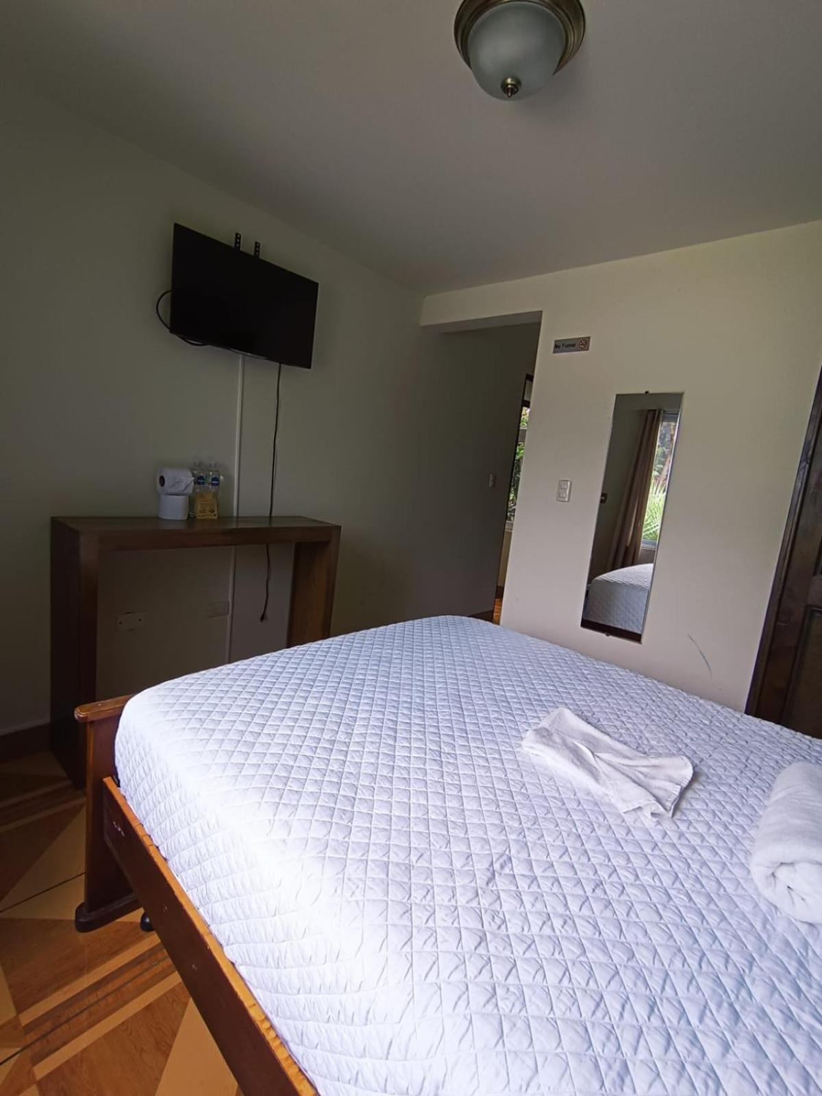 Hotel Ariana San Pedro La Laguna Buitenkant foto